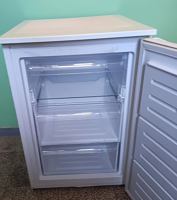 Фризер 120 л. почти нов ,малко използван.