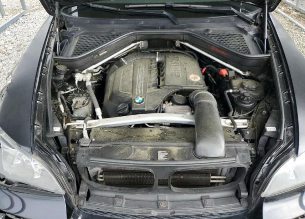 Продам BMW EX5 2011 по запчастям