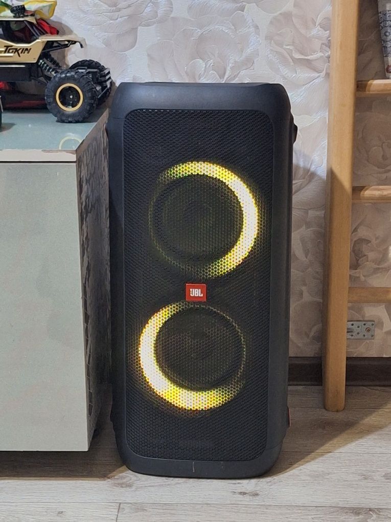 Jbl partybox 300