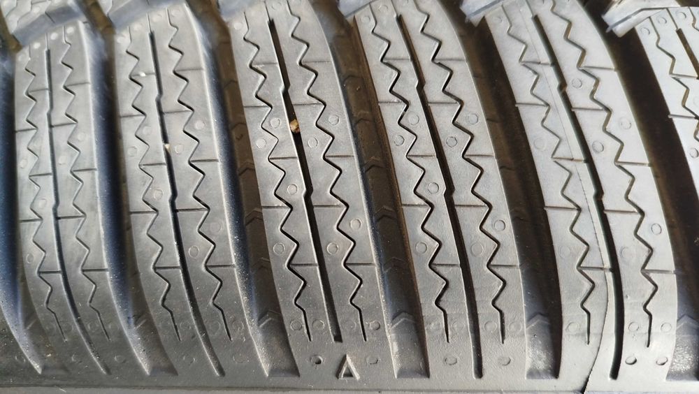 Зимни гуми 275 40 20  BRIDGESTONE B6 - 2 бр. нови 2 г.гаранция DOT2225