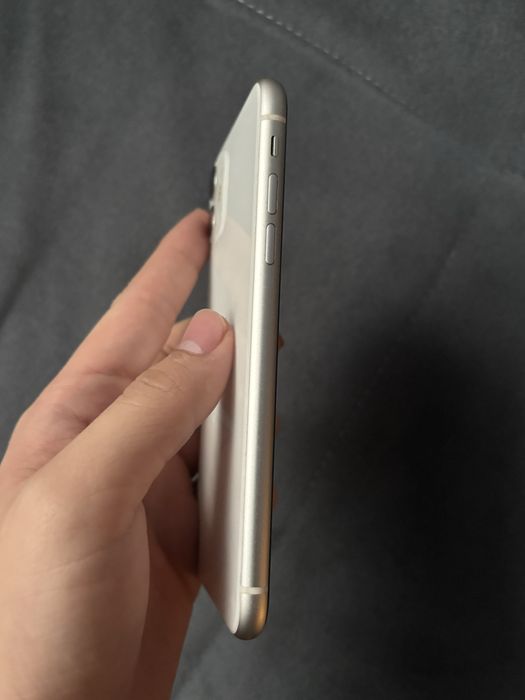iPhone 11 в идеальном состоянии