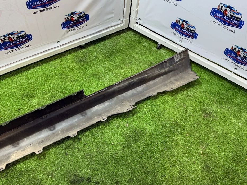 PRAG / ORNAMENT PRAG DREAPTA BMW SERIA 4 420D F32 / F33 / F36 2.0 DIESEL 2013 COD OEM 51777363396 / 7363396 / COUPE 2013-2021