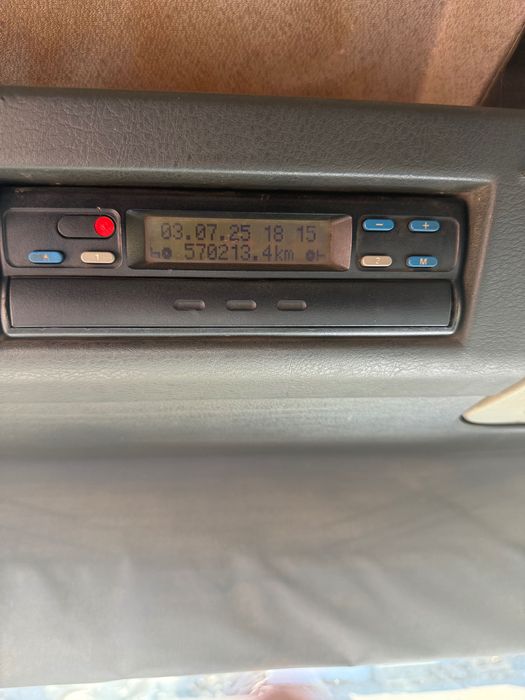 Vând autobasculanta Man 8x4