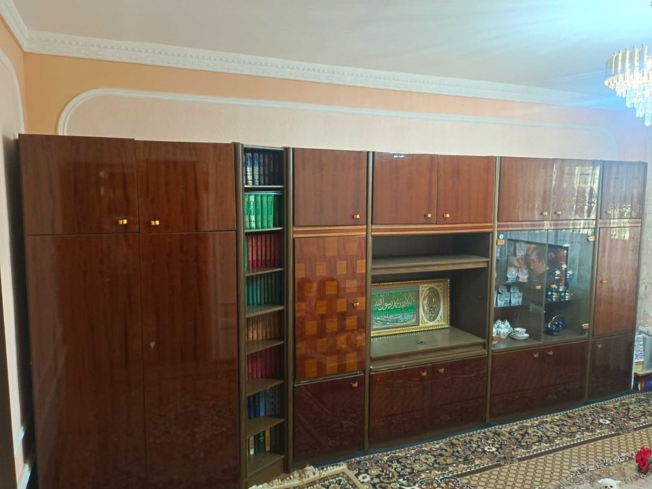 Продаётся Германская стенка, пылесос, и стол - Срочно!
