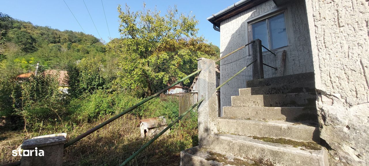 Casă  individuala cu teren generos