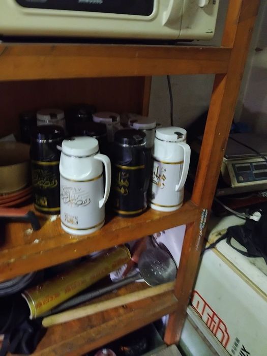 Стол стул сотувда ишлатилган.