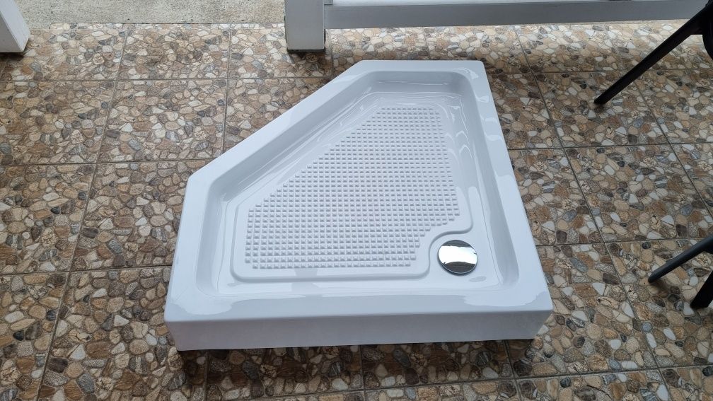 Cadita dus pentagonala Belform Cubo 80x80 cm