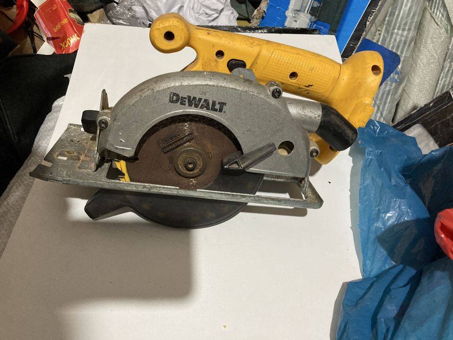 Fierastrau Circular Dewalt DW 936 doar corp