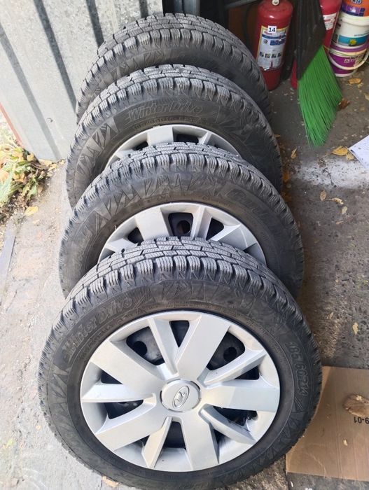Продам. Зимние шины