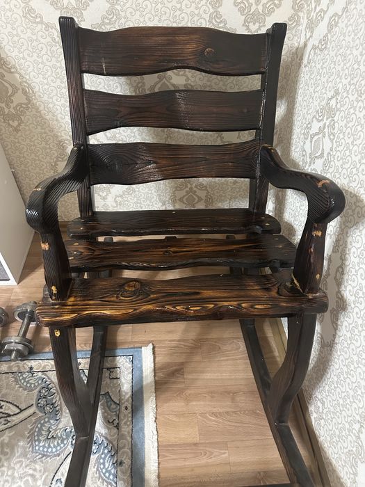 Продам кресло качалку