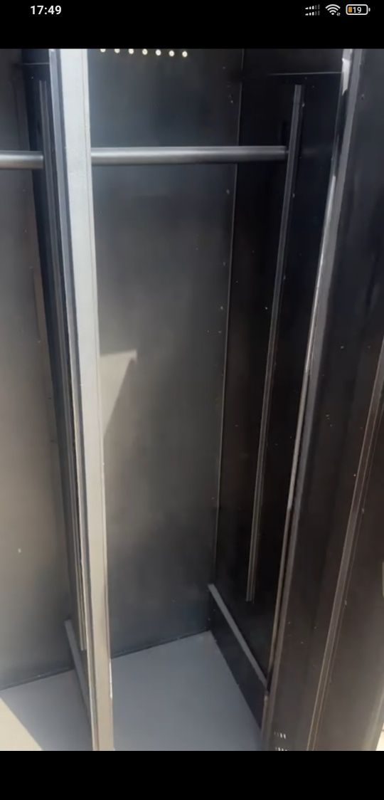 Металлический шкаф