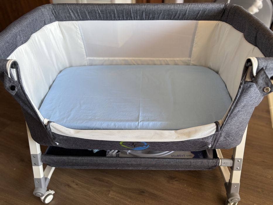 Сгъваема бебешка кошара next to me