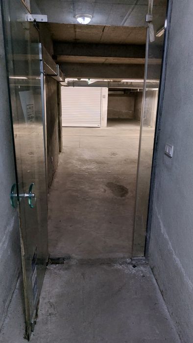 Дава се под наем Гараж / Паркомясто в София, Банишора - 34 кв.м за 234.6 € - Снимка #3