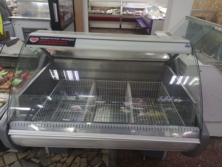 Продается витринный холодильник и морозильник