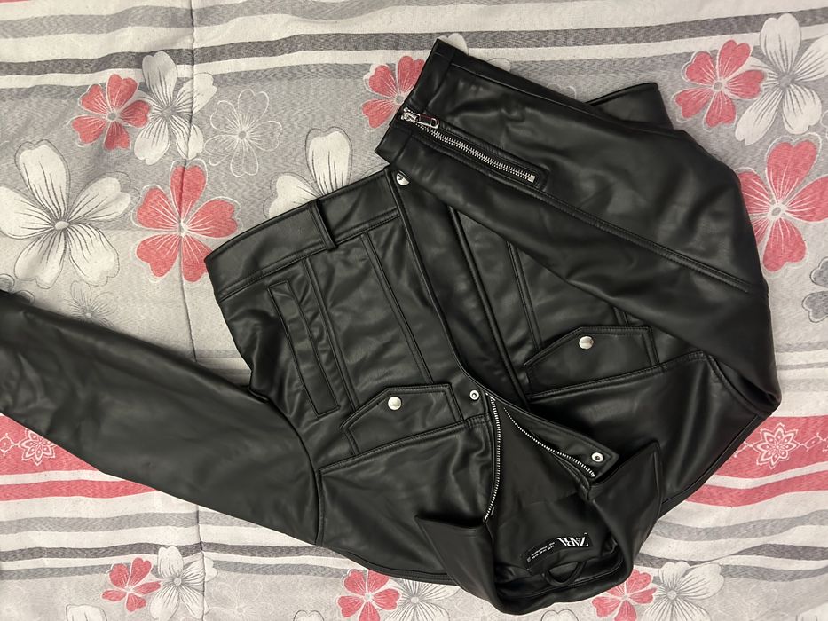 Кожено ново късо яке зара