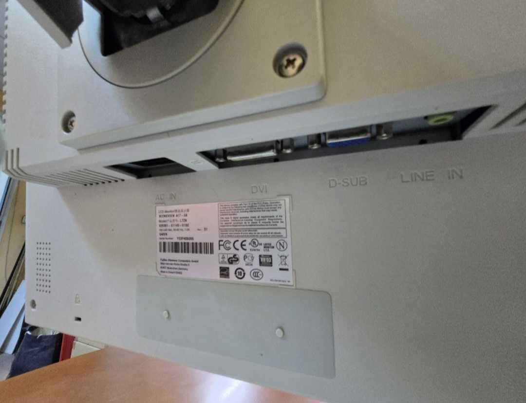 Монитор Fujitsu Siemens A17-3A, компютър