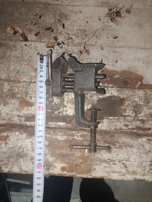 Тиски почти новый  ювелирные