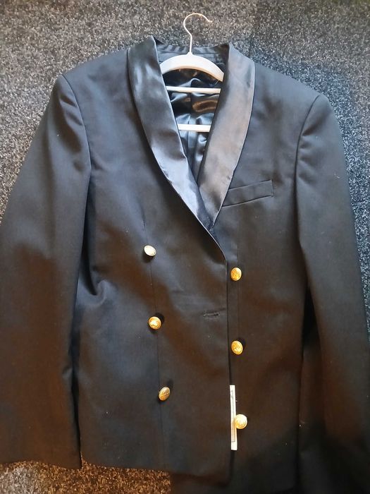 Vand haine militare pentru oras si gala.