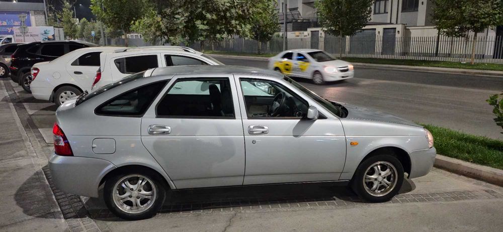 Lada Priora хэтчбэк 2008 г. | После капремонта | Хорошее состояние.