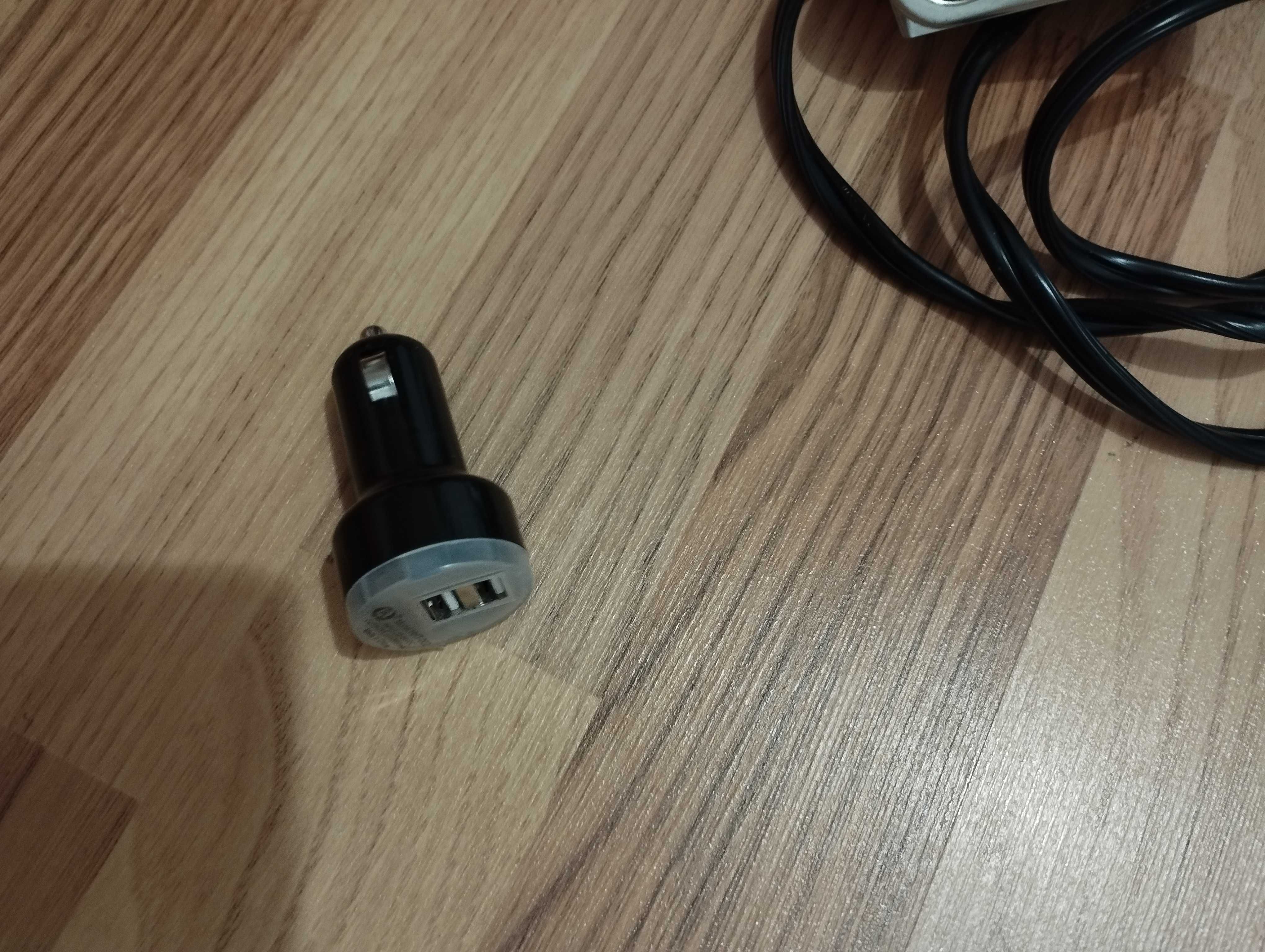 Priza tripla pentru bricheta auto 3 USB, fir de 3 metri