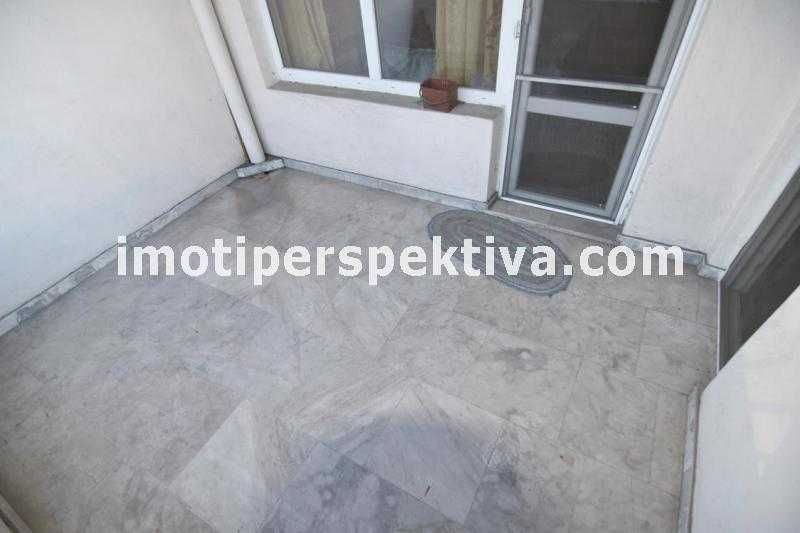 Продава се Тристаен апартамент в Пловдив, Кършияка - 92 кв.м за 2174 €/кв.м - Снимка #2