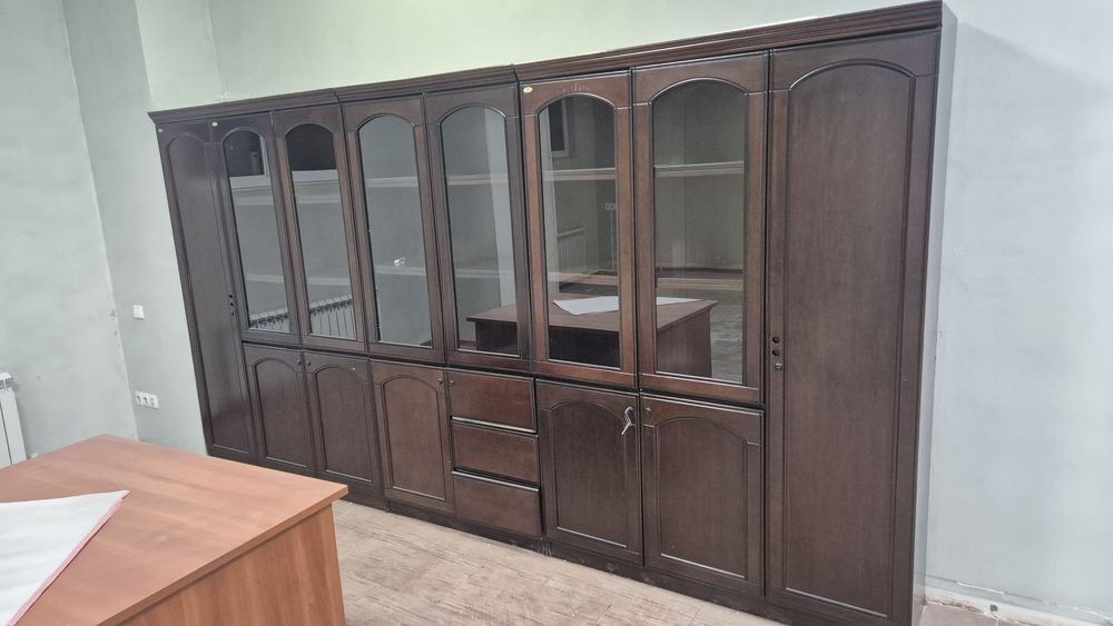 Продам офисные шкафы