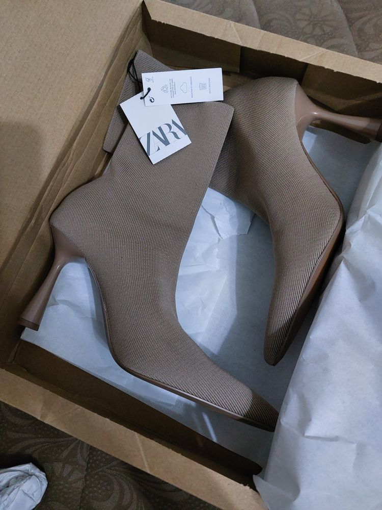 Сапоги  полусапожки резинка Zara