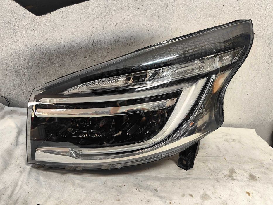 Оригинален фар Рено Трафик  Renault Trafic Full Led