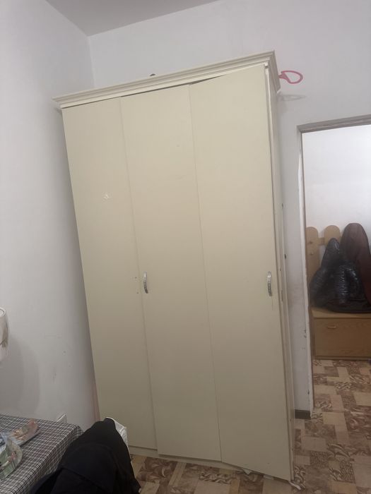 Продам шкаф подойдет в детскую или спальню