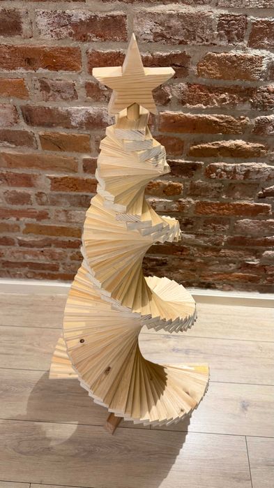 Brad decorativ din lemn