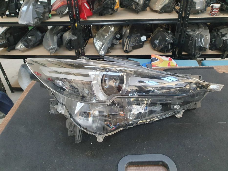 far dreapta mazda cx5 2017 avariat cu prinderile rupte