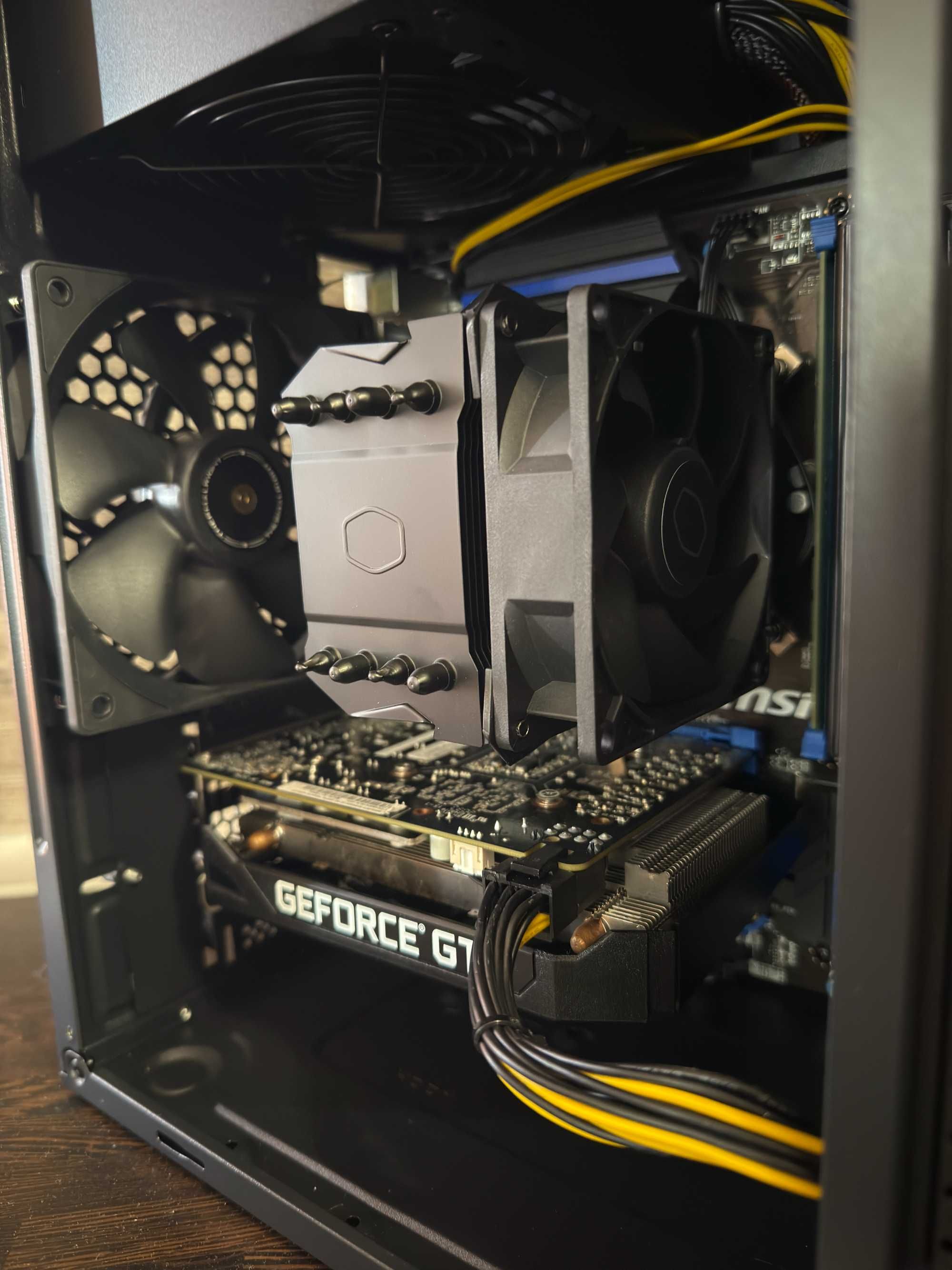 Черен геймърски компютър i7 GTX 1660 Super 6GB RAM 16GB SSD NVME 512GB