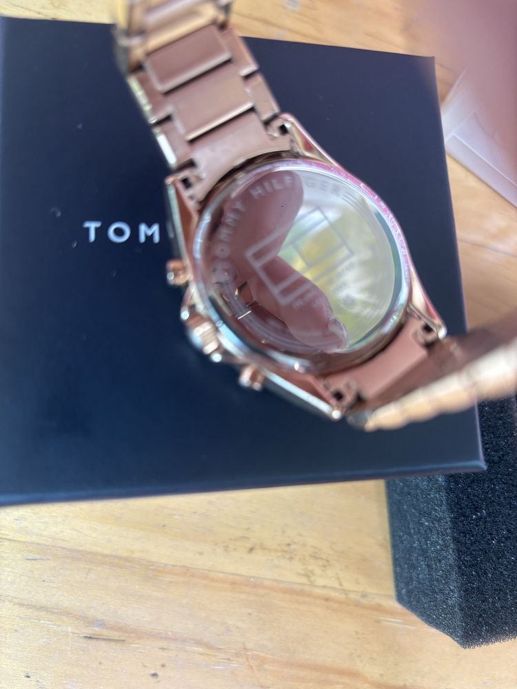 Оригинален дамски часовник Tommy Hilfiger Rose Gold