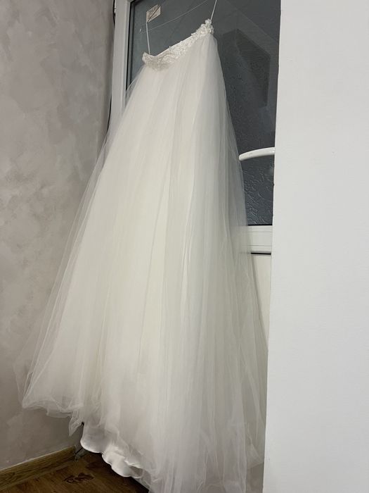 Rochie mireasa tip sirena cu trena