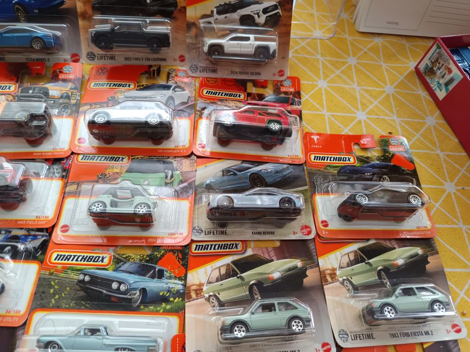 Метални колички Matchbox