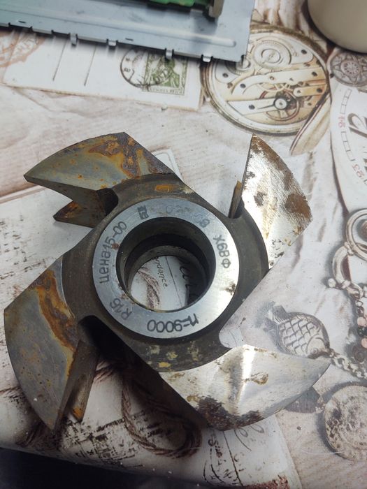 Нож за  професионална фреза