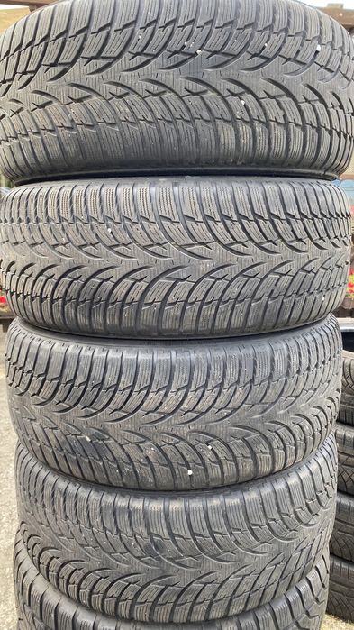 Продавам 4бр. Зимни гуми 235/55/17 Nokian