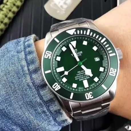 TUDOR Pelagos зеленo