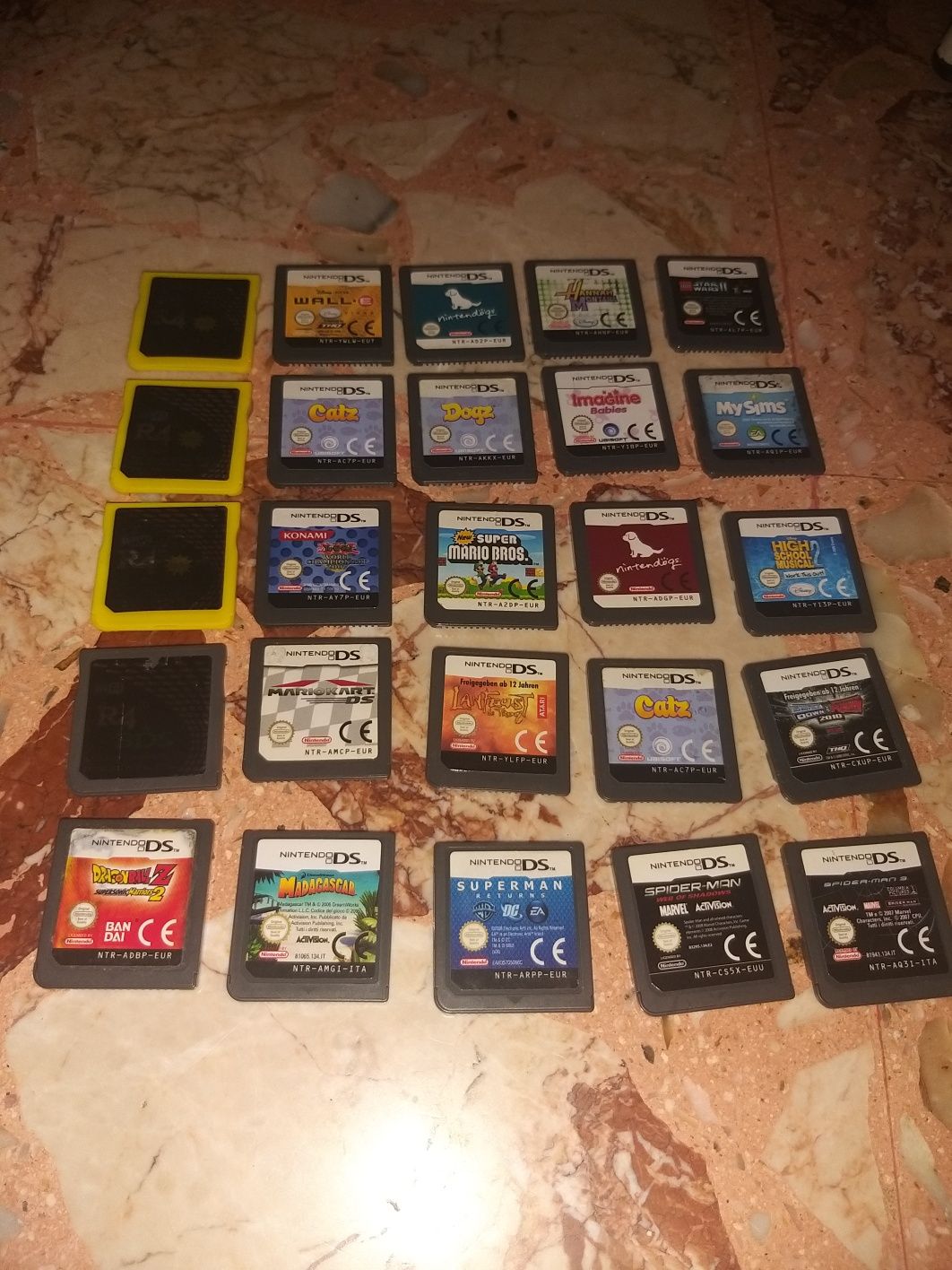 NINTENDO 3DS cu jocuri originale si modifica R4 NINTENDO DS XXL