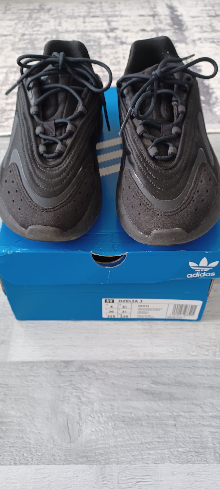 Продавам Adidas Ozelia J 36н