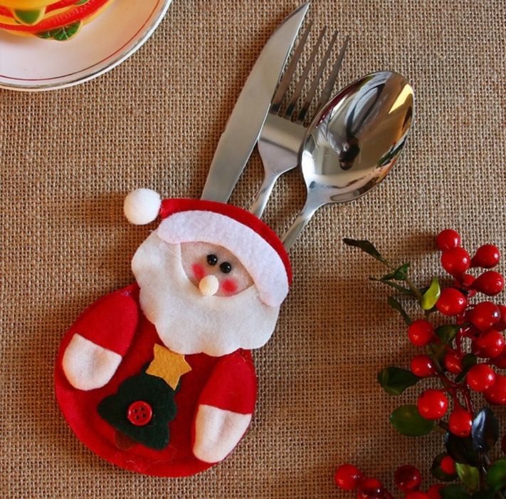 Decorațiuni tacâmuri pentru masa de Craciun