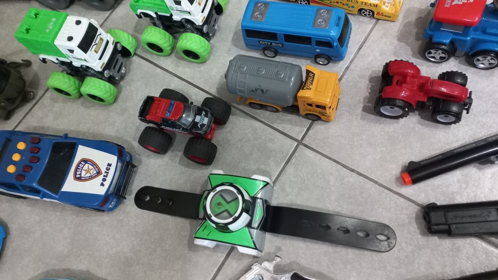 супер герои 12бр,азбука,риболов,пъзел,количка,камион,ртбот,бентен,сам