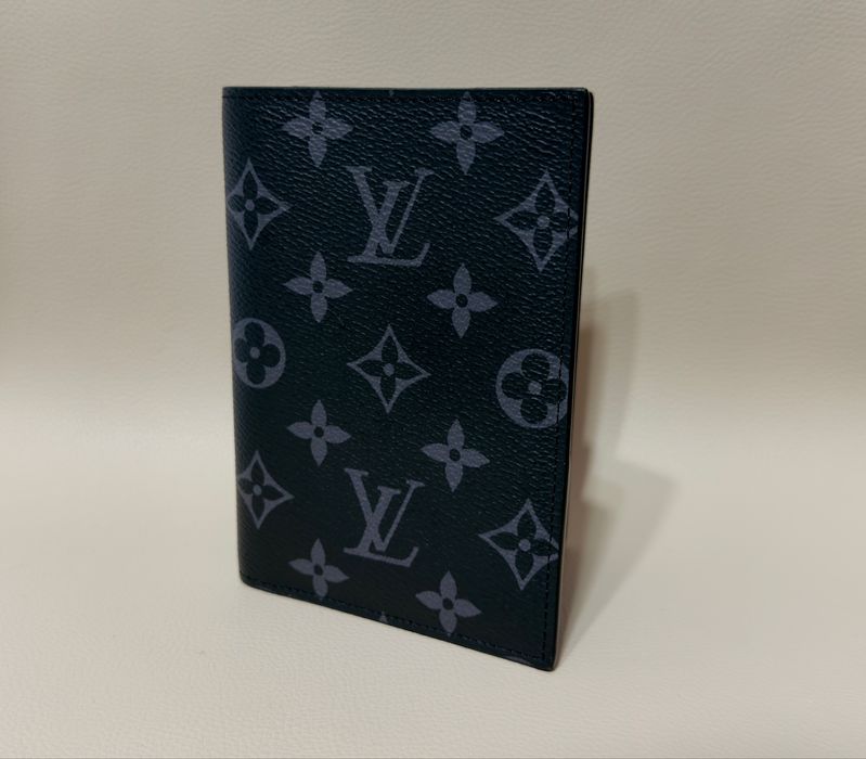 Port pasaport/portofel Louis Vuotton Barbatesc NOU