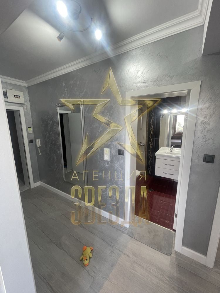 Продава се Тристаен апартамент в Пловдив, Младежки Хълм - 101 кв.м за 1980 €/кв.м - Снимка #4