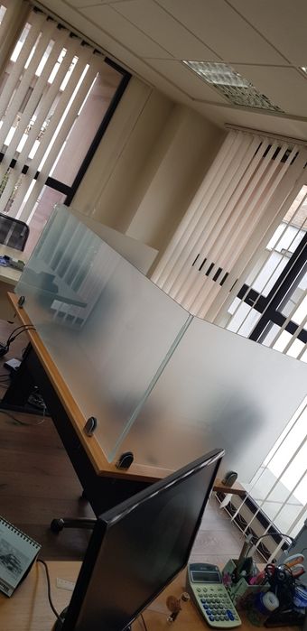 Executam si montam geamuri,uși,termopane,tâmplărie pvc si aluminiu