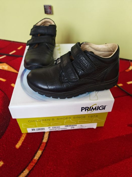 Pantofi de școală