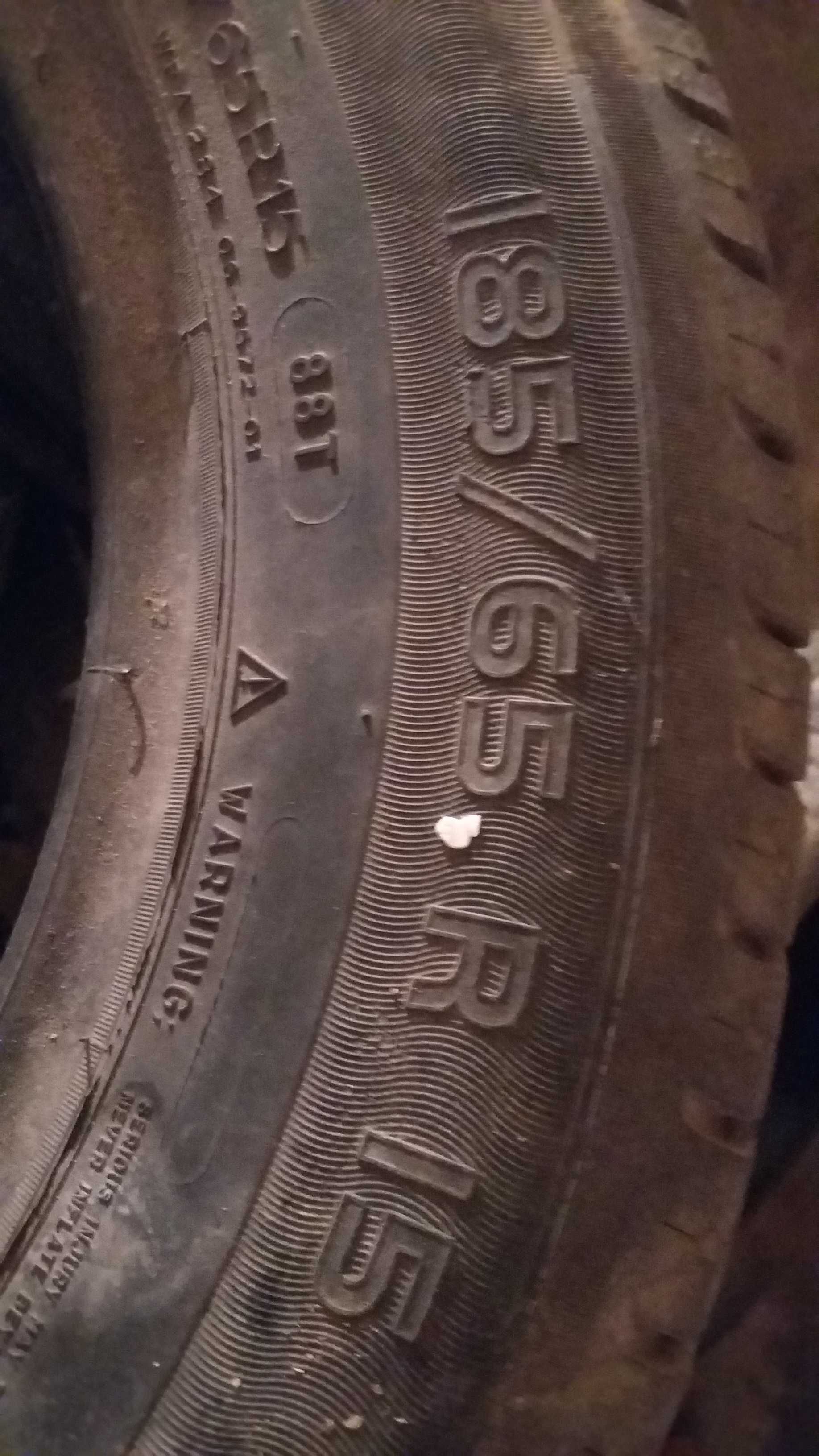 Vand 2 cauciucuri de vara,  Michelin 185/65/15