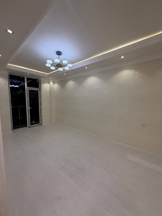 ПРОДАЕТСЯ  1 Ком квартира в престижном ЖК Хон Сарой куйлюк массив 3