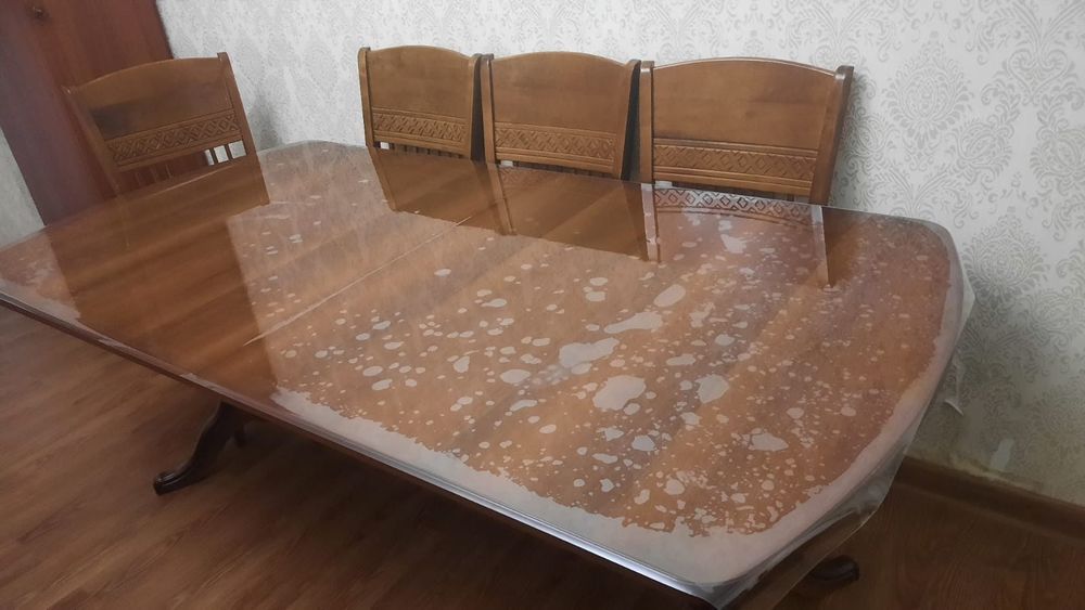 стол для гостиной и 6 стульев