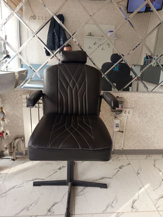 Кресло парекмахерская мужской